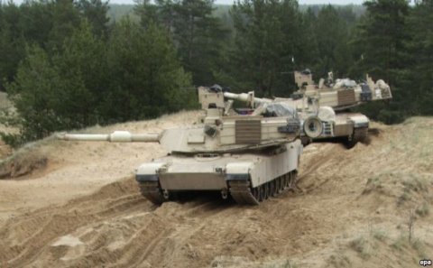 Amerika tankları Gürcüstanda- Məhşur «Abrams» tankları generallarla gəlir