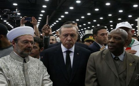 Ərdoğana qarşı hörmətsizlik -Prezidentə Quran oxumağa icazə verilmədi