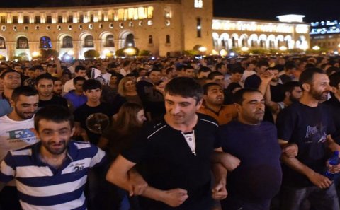 İrəvanın mərkəzində mitinq keçirilib