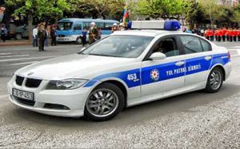 Yol polisi iki piyadanın ölümünə səbəb oldu – BƏRDƏDƏ FACİƏ