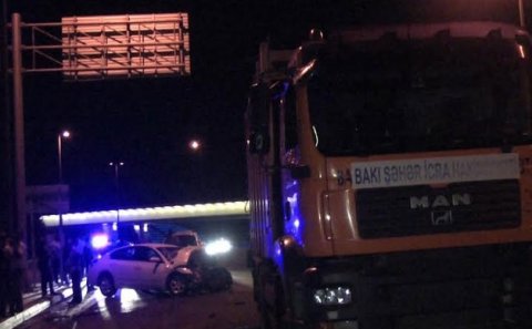 İcra Hakimiyyətinin maşını qəza törətdi - Sürücü yanaraq öldü