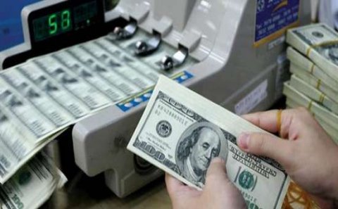Dollar sürətlə ucuzlaşır - Bugünkü məzənnə