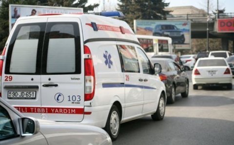 Sumqayıtda fəhlələr beşinci mərtəbədən yıxıldı: Ölən var + 18 VİDEO