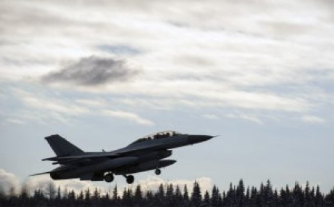 Qəzzanı bombardıman edən İsrail pilotu katapult zamanı ölüb