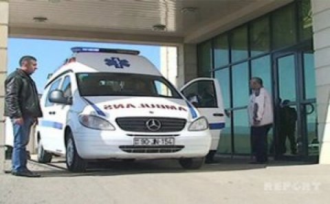 Bakıda avtomobil aşdı: ölən və yaralanan var