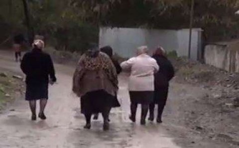 Balakəndə ər arvadını döyərək öldürdü - VİDEO