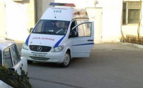  Əhmədlidə 43 yaşlı qadın özünü 4-cü mərtəbədən atıb