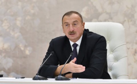 İlham Əliyev konfransda iştirak edir