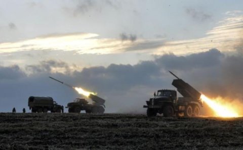 Donetskdə şiddətli döyüşlər gedir – VİDEO