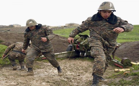 Ermənistan rəhbərliyi QORXU  içərsində-Əhaliyə silah paylanılır