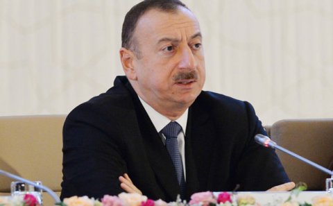 Prezident Səlim Müslümovu təcili yanına çağırdı - İclası yarımçıq tərk etdi