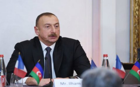 İlham Əliyev Beynəlxalq Dostluq Mükafatı ilə təltif olundu - FOTO