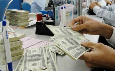 Bəzi banklar dolların məzənnəsini dəyişdi