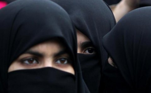 5 milyon müsəlmanın yaşadığı ölkədə hicab qadağası