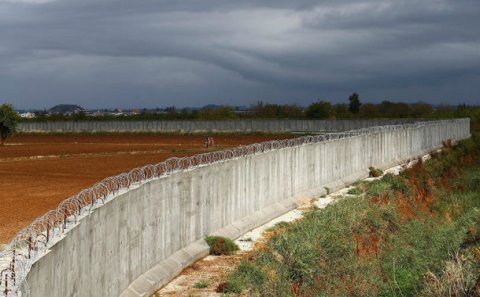 Türkiyə İranla sərhədini beton divarlarla əvəzləyir