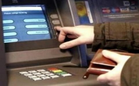 Əmək pensiyalarının ödənilməsi yalnız nağdsız qaydada həyata keçiriləcək