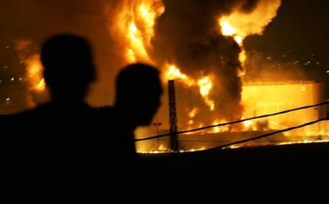 Pakistanda tankerdə yanğın: azı 148 nəfər həlak olub