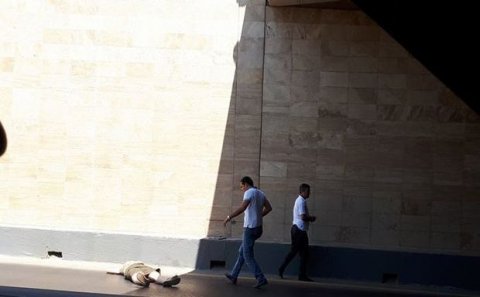 Qadın özünü körpüdən atdı – FOTO