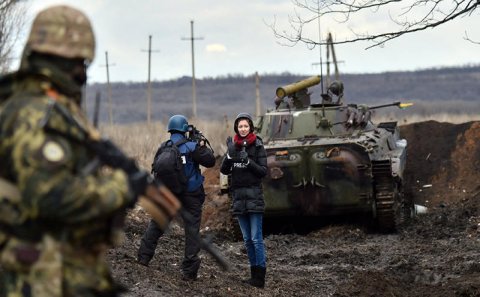 Ukrayna rus uniformalı əsgərlərlə təxribata hazırlaşır