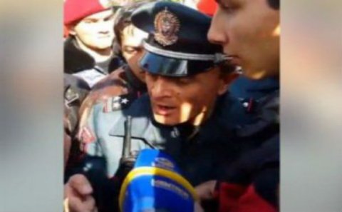 Ermənistanda tələbələrlə polis arasında toqquşma