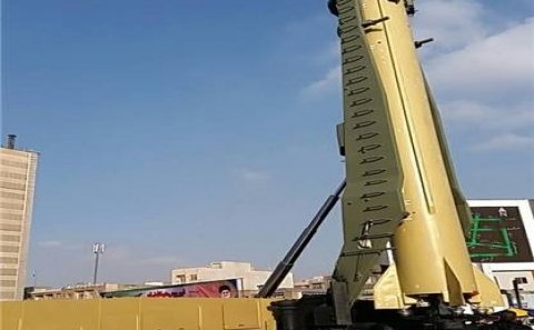 İran dünyaya meydan oxuyan raketini nümayiş etdirdi - FOTOLAR