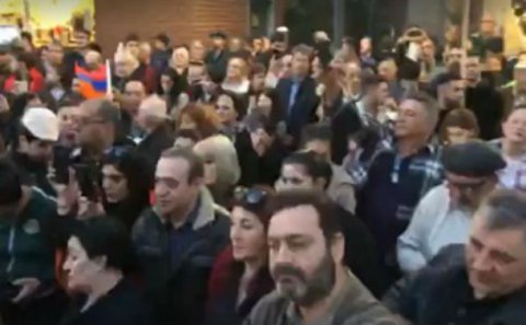 Erməni lobbisi xarici ölkələrdə Serj Sarqsyana qarşı aksiyalara başlayıb