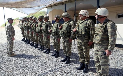 Müdafiə naziri ön xətt bölmələrində olub – FOTO