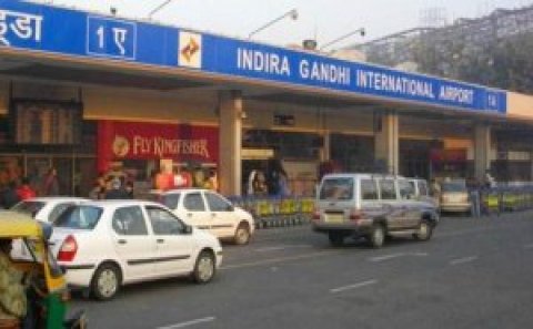 İndira Qandi aerportunda 5 azərbaycanlı həbs edildi