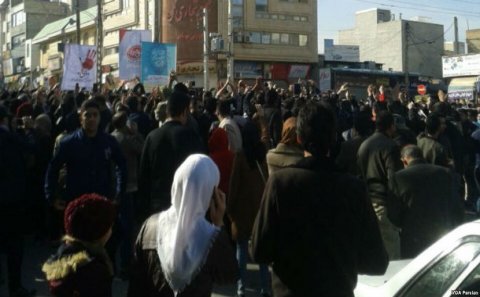 İrana 1 339 adda məhsulun idxalı qadağan edilib
