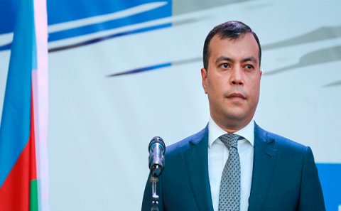 ƏƏSMN-də saxta pensiya oyunu: xidmət rəisi işə çıxmır, əməkdaşları isə onkoloji xəstələri təhdid edir