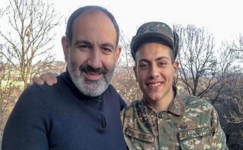 İrəvan rəsmən təsdiqlədi: Nikol oğlunu Qarabağdan qaçırıb