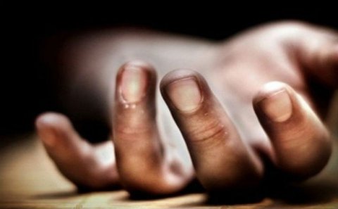 Bakıda 60 yaşlı kişi özünü doğrayaraq intihar edib