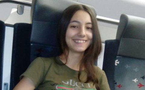 Bakıda 15 yaşlı qız naməlum maşına əyləşərək yoxa çıxdı