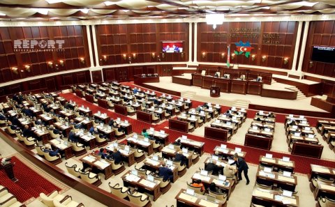 Milli Məclisin plenar iclası başladı
