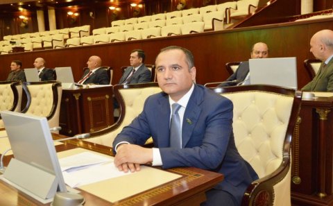 2500 manatlıq maaşla 10 milyonluq villa? — Kamaləddin Qafarova çətin sual