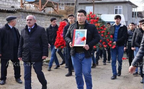 Bu şəxslər hələ də azadlıqdadır – Nərminin atası