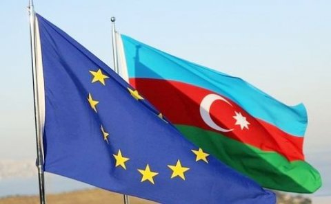 Avropa İttifaqı və UNFPA Azərbaycanda ataların uşağa qulluqda iştirakının təşviqi məqsədilə Atalar Məktəbləri yaradır