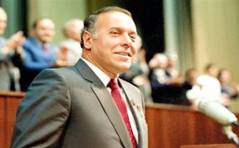 Heydər Əliyev ABŞ-ı tarixin kənarına atardı - Korotçenko