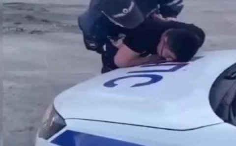 Rusiyada gənc azərbaycanlını öldürən polisin azadlığa buraxılmasını tələb edirlər
