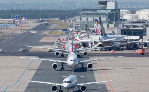Dünyada ŞOK: Bir gündə 2 850 reys ləğv edild, 9 mini təxirə salındı