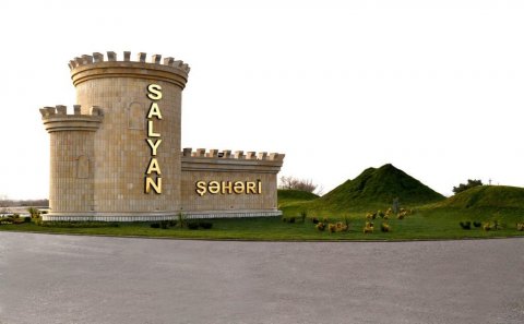 Salyanda mağazaya bıçaqlı basqın: xəsarət alan var