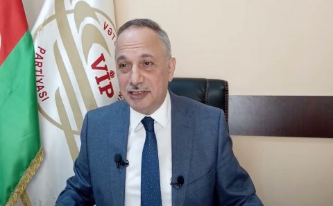 YAP-ın sabiq təşkilat sədri həbsdə olan Əli Əliyevi məhkəməyə verib