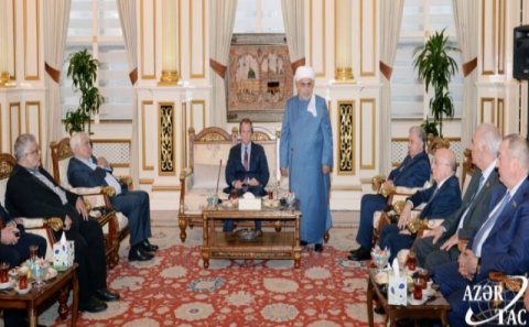 Şeyxülislam beynəlxalq konfransın iştirakçıları ilə görüşüb – FOTO