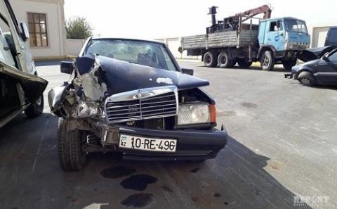Şəkidə avtomobil ağaca çırpıldı: Ölən var