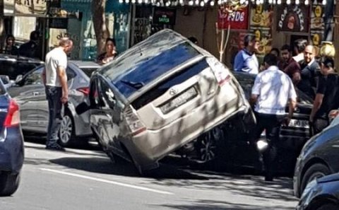 Bakıda “Prius” 3 nəfəri vurdu: Türkiyə vətəndaşı öldü