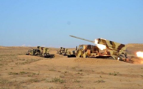 Bakı bir gecənin içində onurğamızı qırdı – Xaçatyan