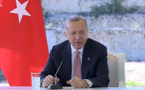 Ərdoğan Britaniya baş naziri ilə görüşdü