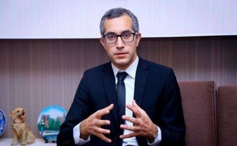 “Şagirdlərə kitablar hələ verilməyib, valideynlər özləri alır, pdf-dən çap edirlər”
