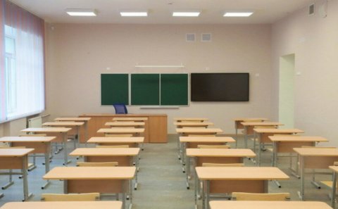 Naxçıvanda şagird özünü məktəbdə asıb