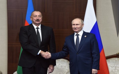 Prezident İlham Əliyev Astanada Putinlə görüşüb